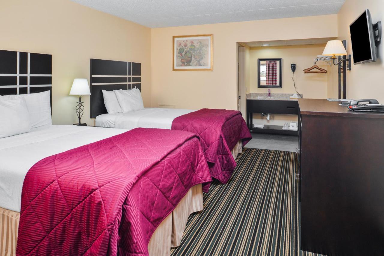 Soudersburg Inn & Suites Lancaster Ронкс Екстер'єр фото