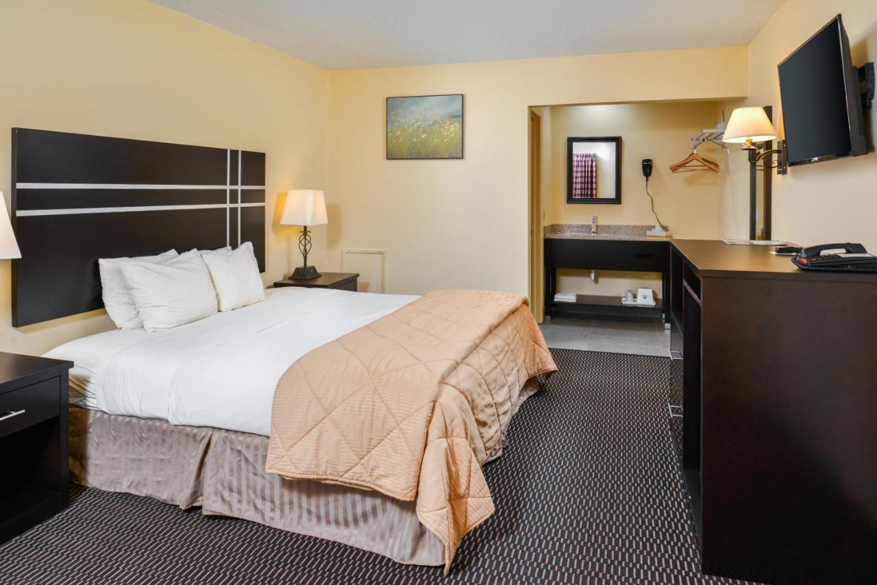 Soudersburg Inn & Suites Lancaster Ронкс Екстер'єр фото