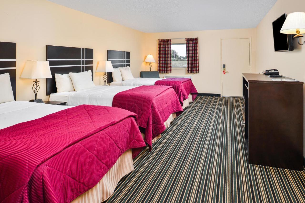 Soudersburg Inn & Suites Lancaster Ронкс Екстер'єр фото