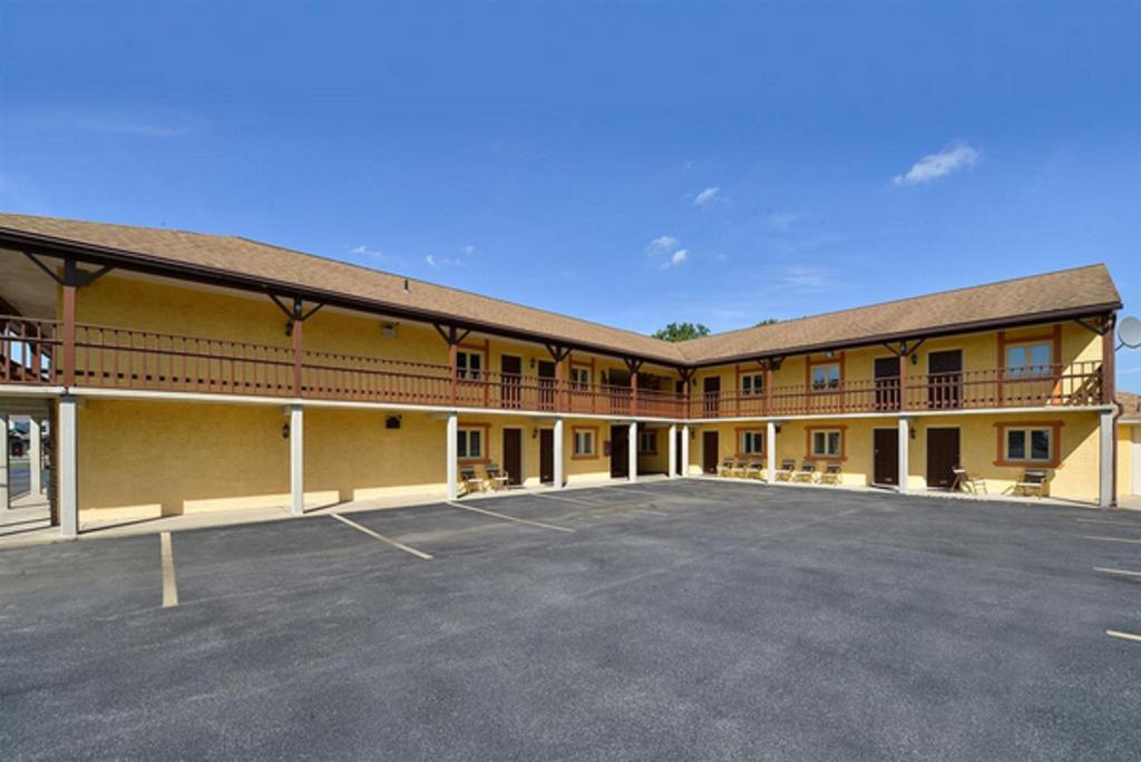 Soudersburg Inn & Suites Lancaster Ронкс Екстер'єр фото