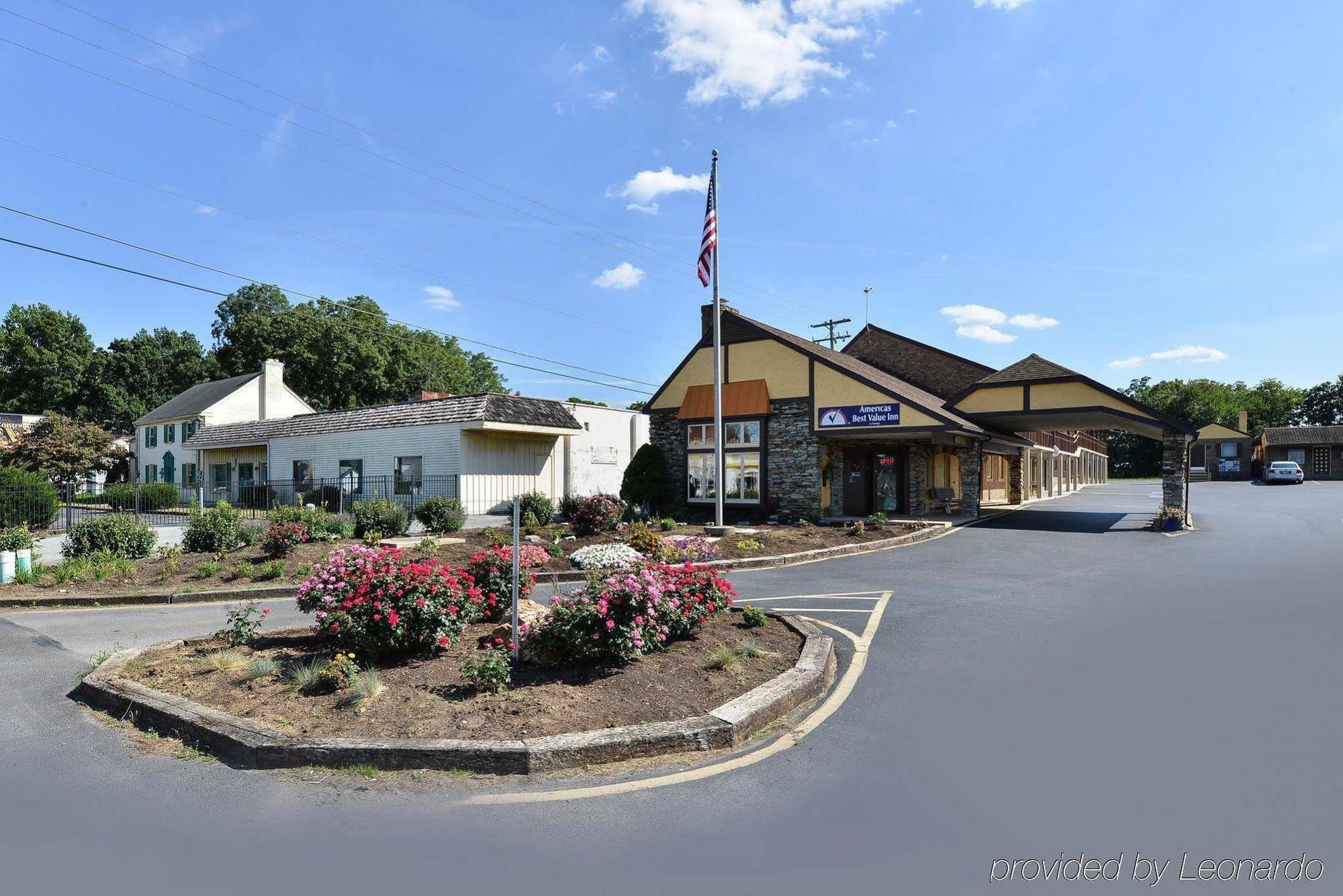 Soudersburg Inn & Suites Lancaster Ронкс Екстер'єр фото