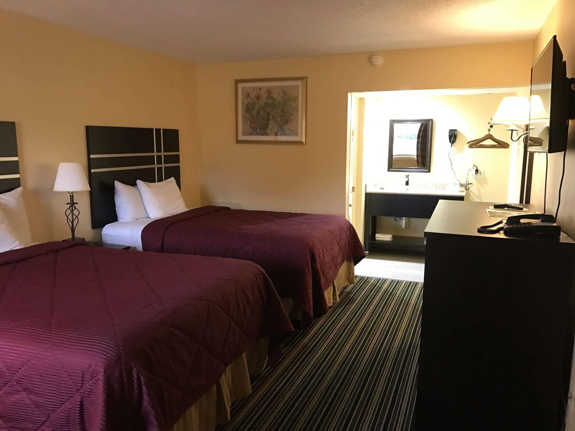 Soudersburg Inn & Suites Lancaster Ронкс Екстер'єр фото