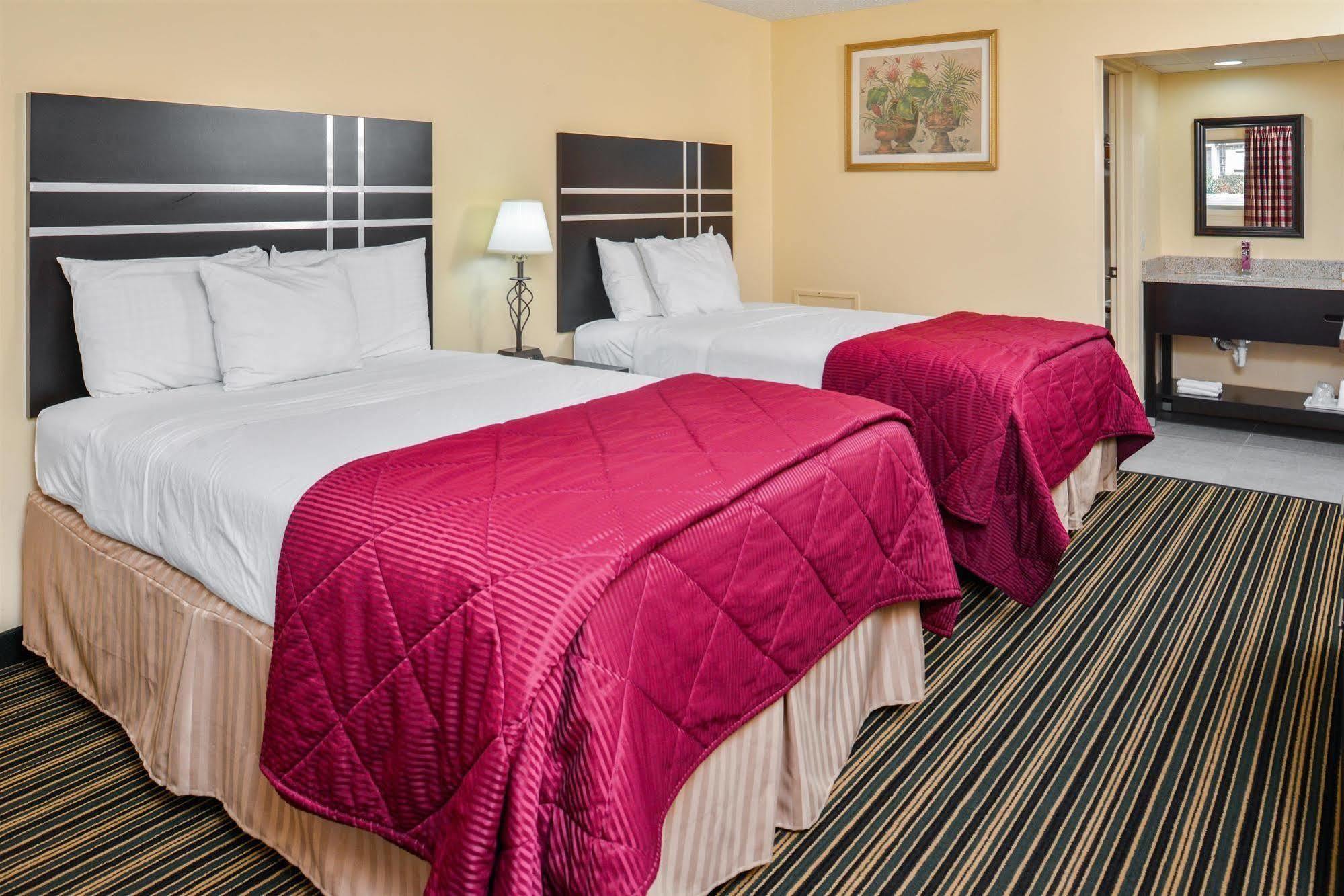 Soudersburg Inn & Suites Lancaster Ронкс Екстер'єр фото