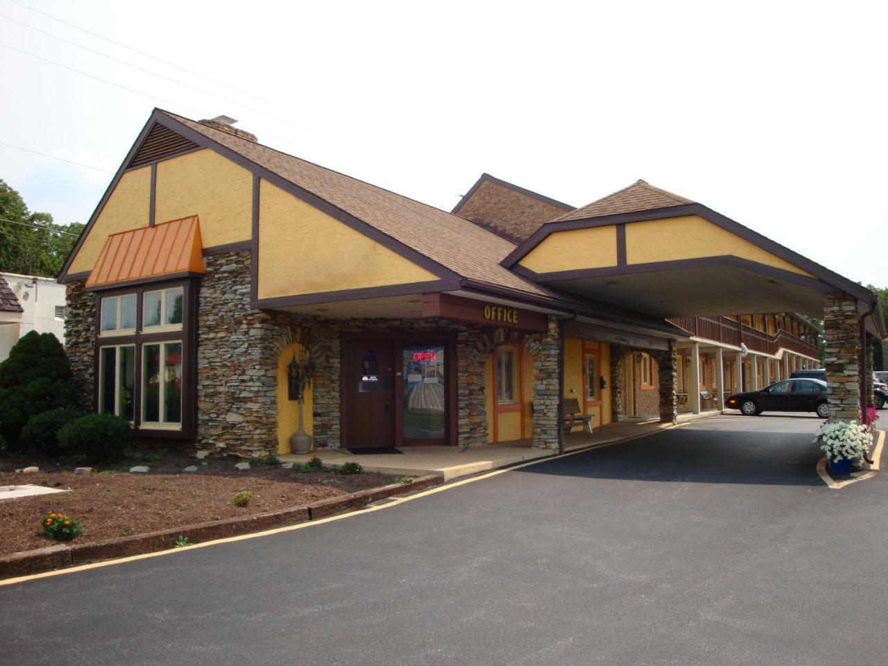 Soudersburg Inn & Suites Lancaster Ронкс Екстер'єр фото