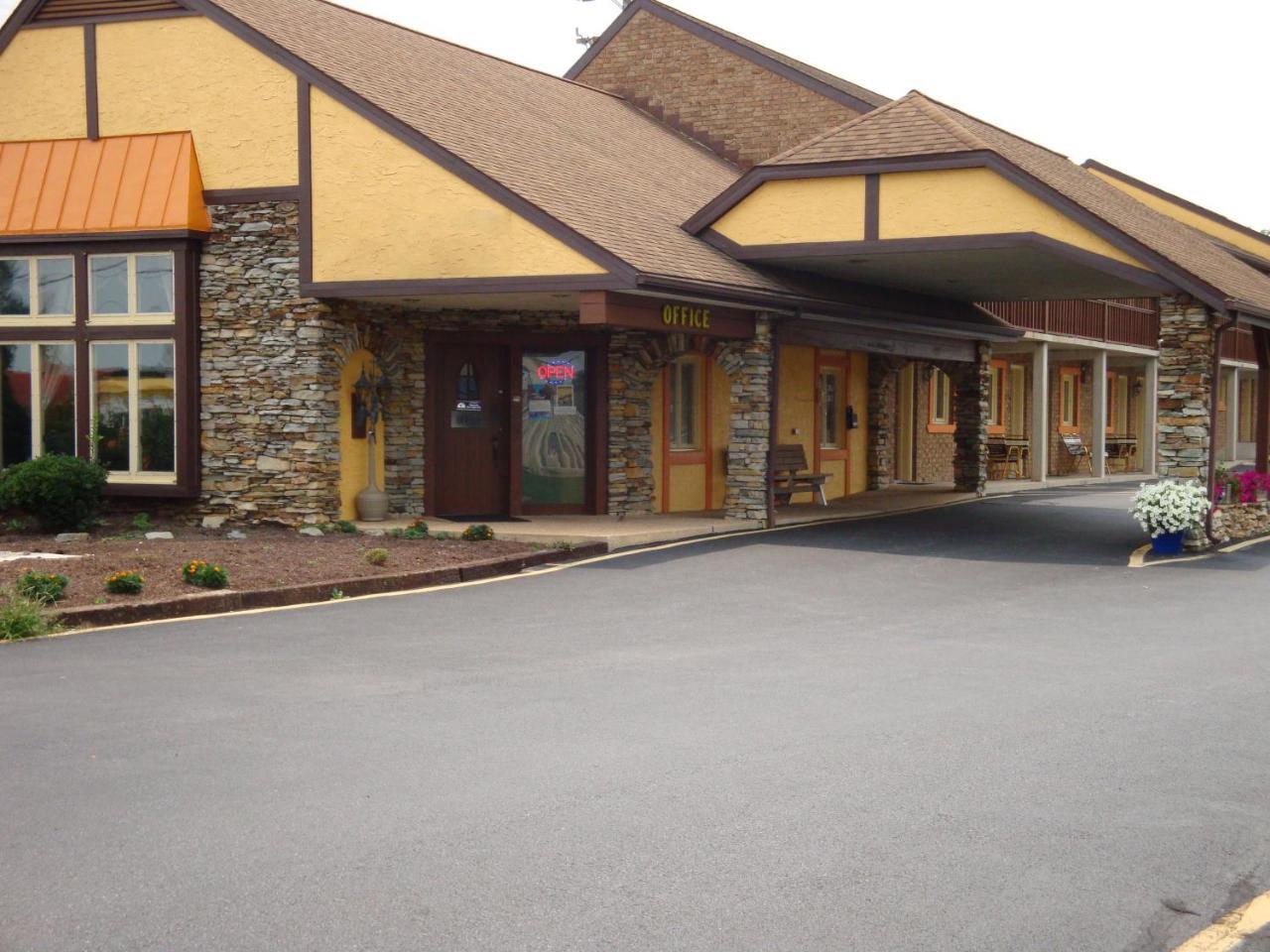 Soudersburg Inn & Suites Lancaster Ронкс Екстер'єр фото